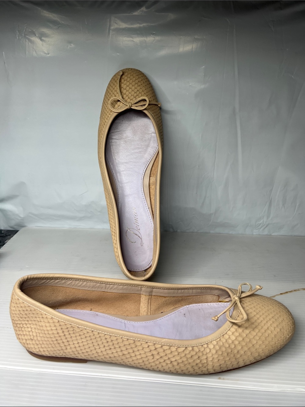 Delman Sz 8.5 Beige Snakeskin Suede Leather Embossed Ballet Flats Shoes